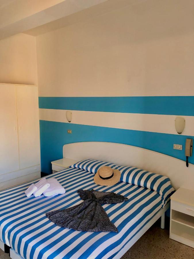 רימיני Hotel Serafini מראה חיצוני תמונה