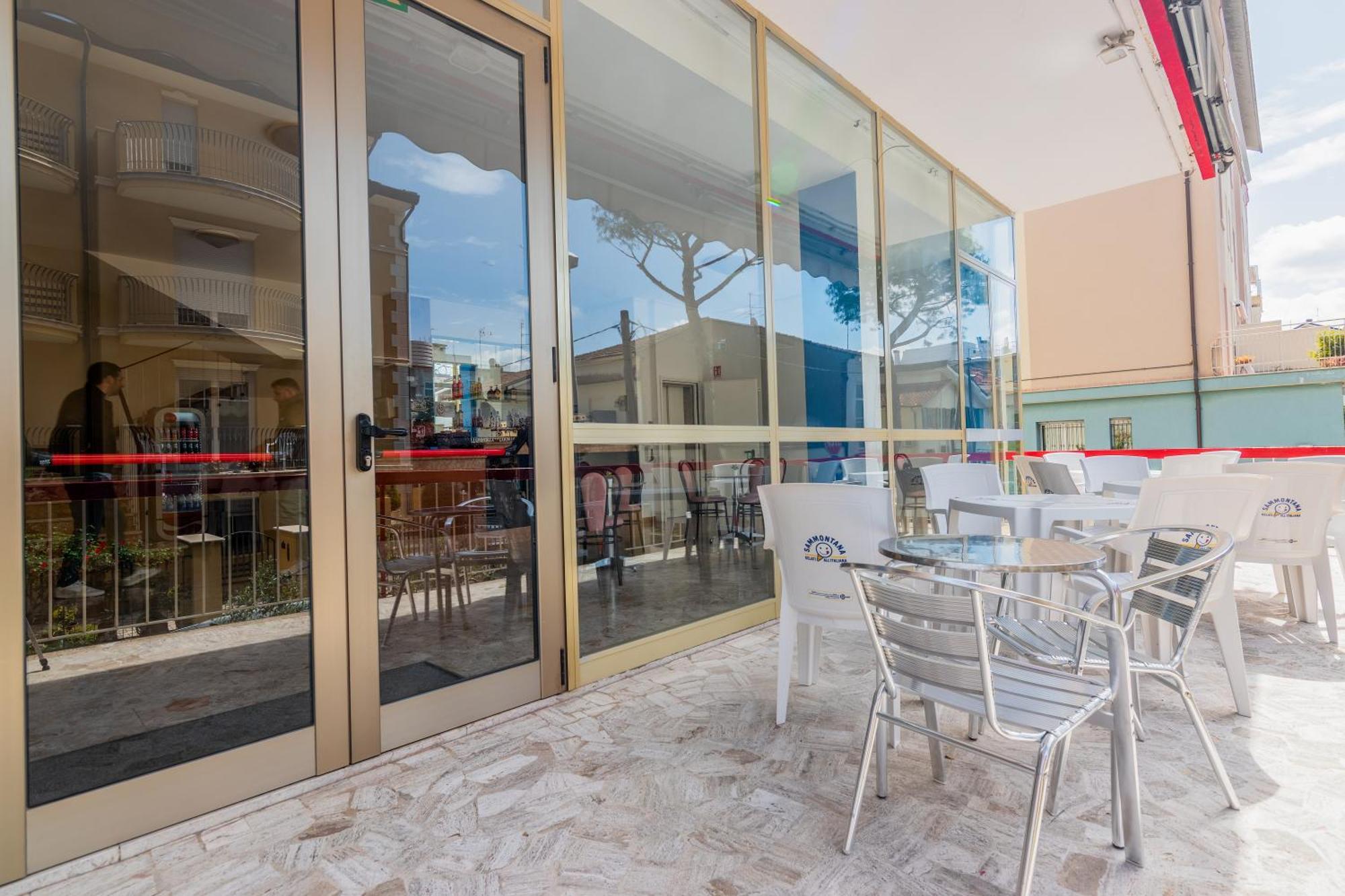 רימיני Hotel Serafini מראה חיצוני תמונה