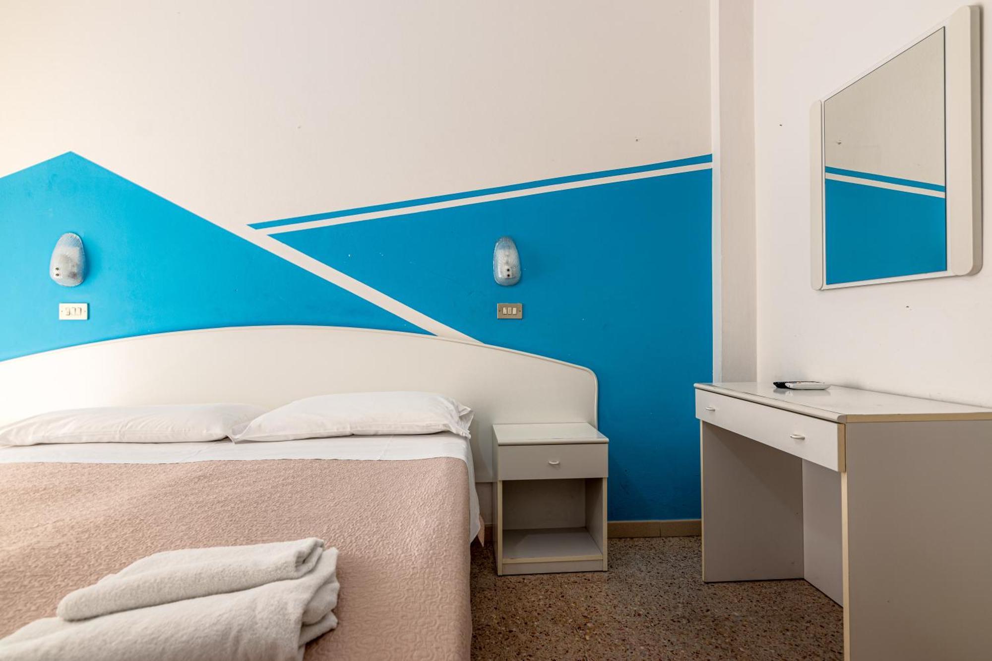 רימיני Hotel Serafini מראה חיצוני תמונה