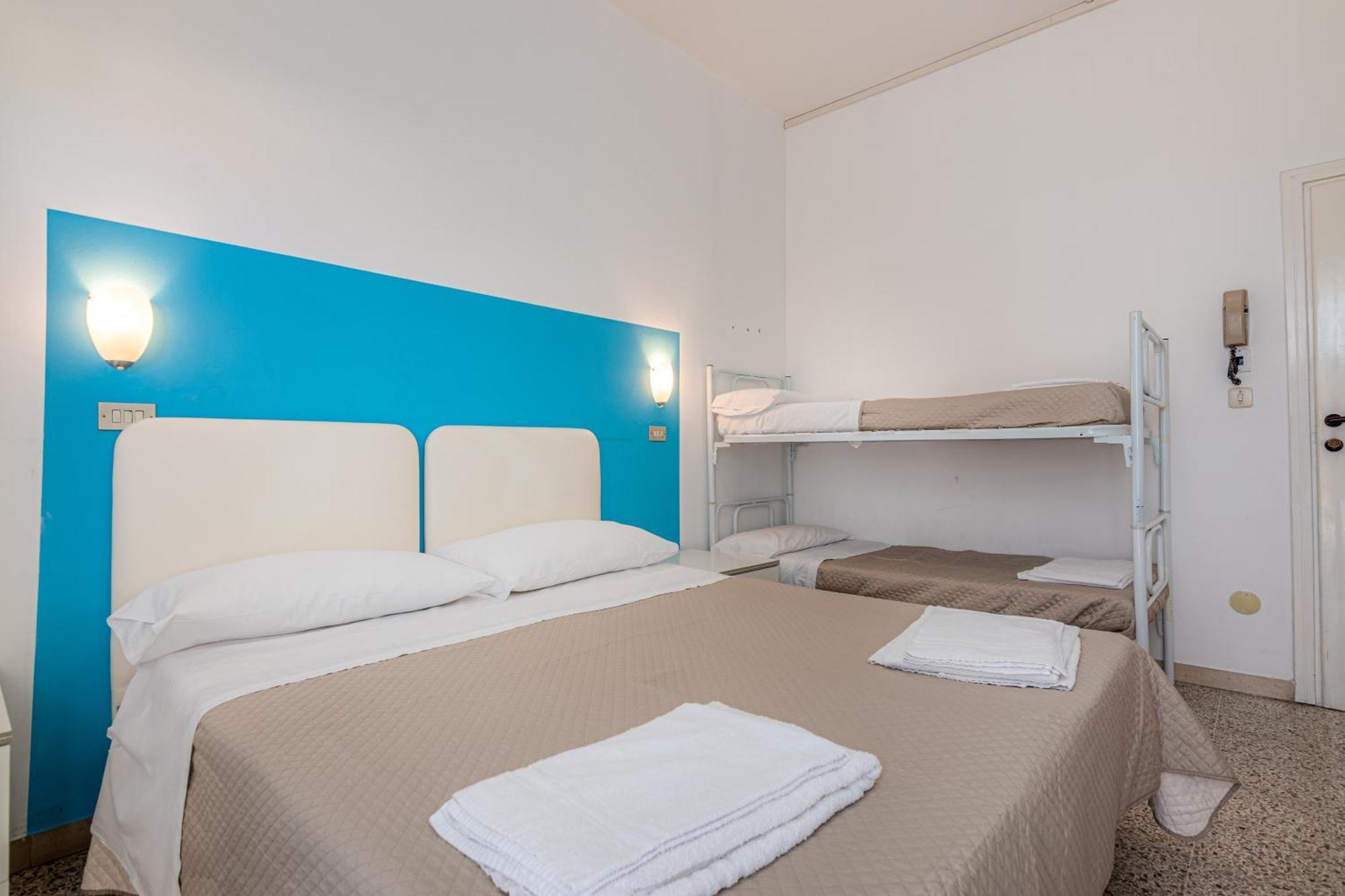רימיני Hotel Serafini מראה חיצוני תמונה