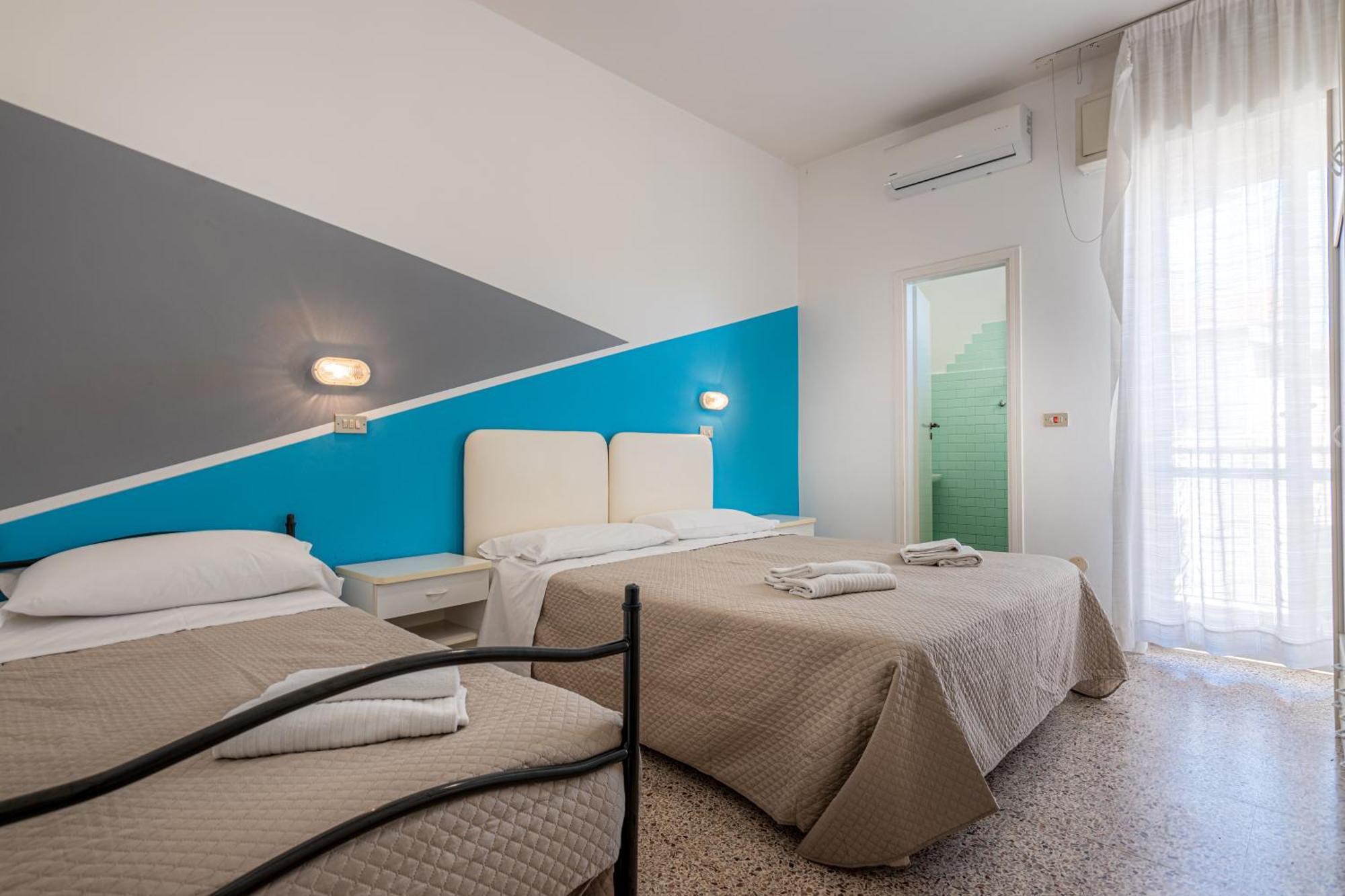 רימיני Hotel Serafini מראה חיצוני תמונה