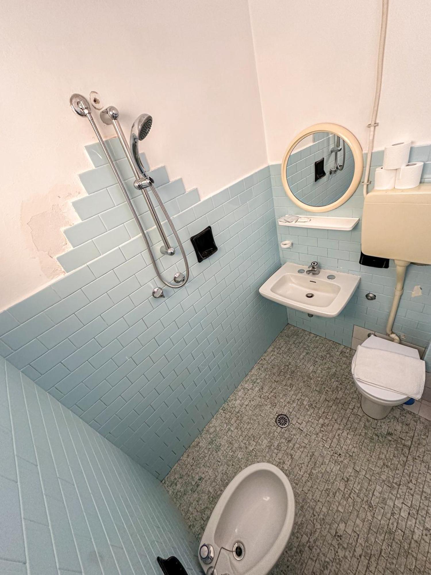 רימיני Hotel Serafini מראה חיצוני תמונה